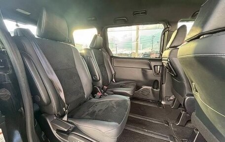 Toyota Voxy III, 2021 год, 1 950 005 рублей, 8 фотография