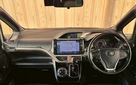 Toyota Voxy III, 2021 год, 1 950 005 рублей, 6 фотография