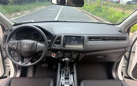 Honda Vezel, 2022 год, 1 650 002 рублей, 10 фотография