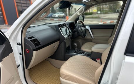 Toyota Land Cruiser Prado 150 рестайлинг 2, 2017 год, 5 100 000 рублей, 7 фотография