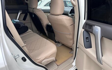 Toyota Land Cruiser Prado 150 рестайлинг 2, 2017 год, 5 100 000 рублей, 13 фотография