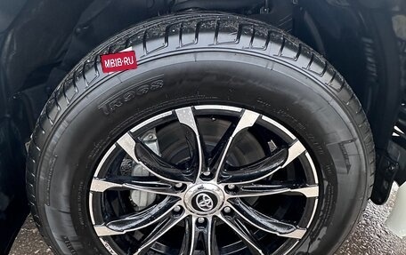 Toyota Land Cruiser Prado 150 рестайлинг 2, 2017 год, 5 100 000 рублей, 21 фотография