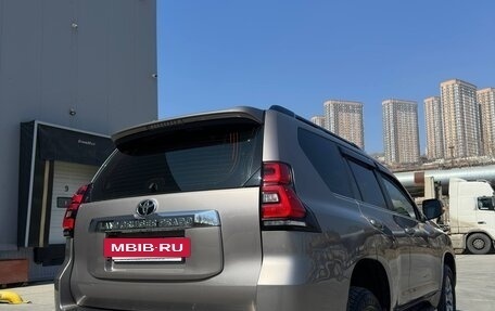 Toyota Land Cruiser Prado 150 рестайлинг 2, 2020 год, 7 200 000 рублей, 5 фотография