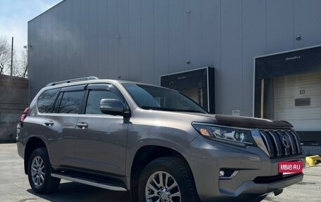 Toyota Land Cruiser Prado 150 рестайлинг 2, 2020 год, 7 200 000 рублей, 3 фотография