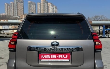 Toyota Land Cruiser Prado 150 рестайлинг 2, 2020 год, 7 200 000 рублей, 6 фотография