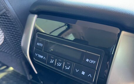 Toyota Land Cruiser Prado 150 рестайлинг 2, 2020 год, 7 200 000 рублей, 23 фотография