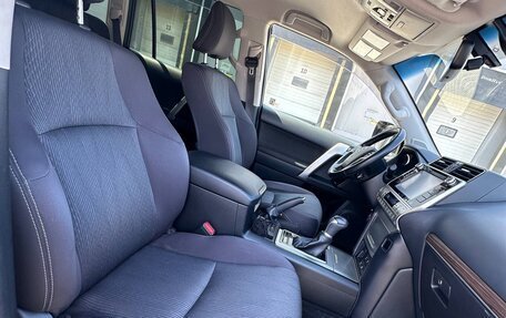 Toyota Land Cruiser Prado 150 рестайлинг 2, 2020 год, 7 200 000 рублей, 24 фотография