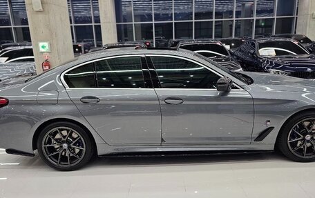 BMW 5 серия, 2023 год, 6 000 800 рублей, 10 фотография