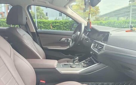 BMW 3 серия, 2021 год, 1 975 000 рублей, 11 фотография