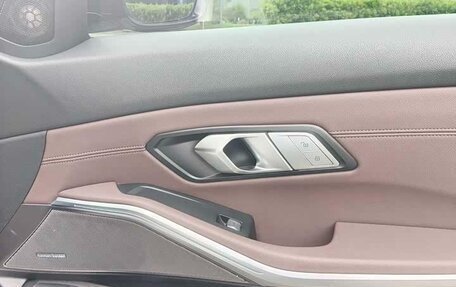 BMW 3 серия, 2021 год, 1 975 000 рублей, 14 фотография