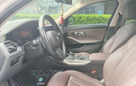 BMW 3 серия, 2021 год, 1 975 000 рублей, 10 фотография