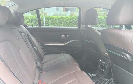 BMW 3 серия, 2021 год, 1 975 000 рублей, 16 фотография