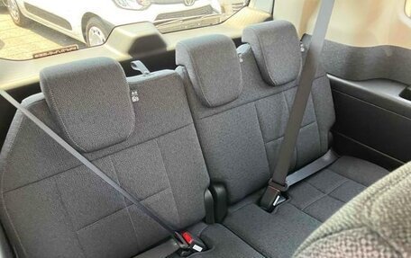 Honda Stepwgn, 2022 год, 1 950 000 рублей, 20 фотография