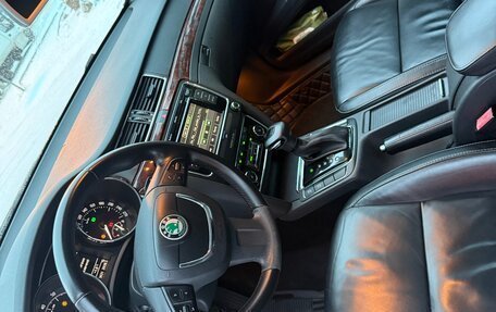 Skoda Superb III рестайлинг, 2011 год, 1 250 000 рублей, 6 фотография