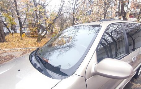 KIA Carnival III, 2004 год, 650 000 рублей, 24 фотография