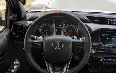 Toyota Hilux VIII, 2025 год, 9 500 000 рублей, 23 фотография