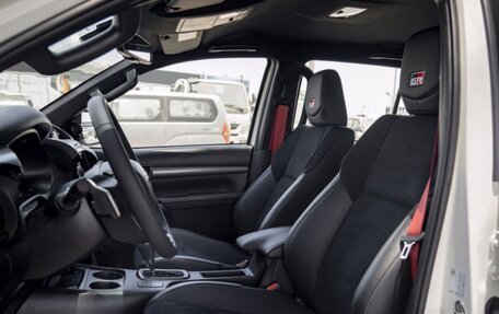 Toyota Hilux VIII, 2025 год, 9 500 000 рублей, 20 фотография