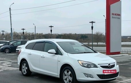 Opel Astra J, 2011 год, 899 000 рублей, 2 фотография