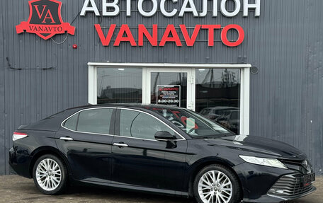 Toyota Camry, 2018 год, 2 700 000 рублей, 3 фотография