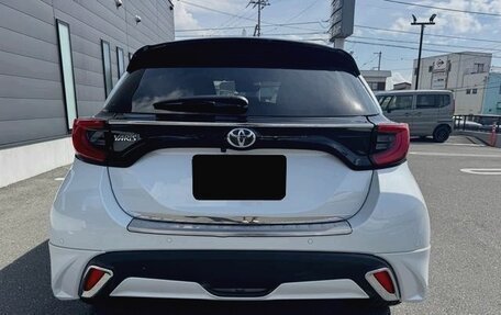 Toyota Yaris, 2023 год, 1 575 000 рублей, 4 фотография