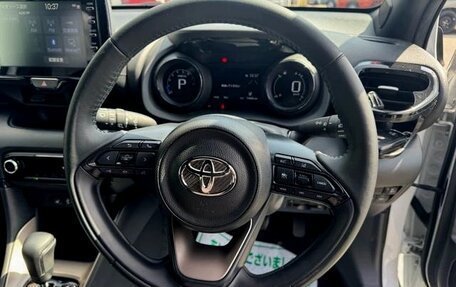 Toyota Yaris, 2023 год, 1 575 000 рублей, 9 фотография