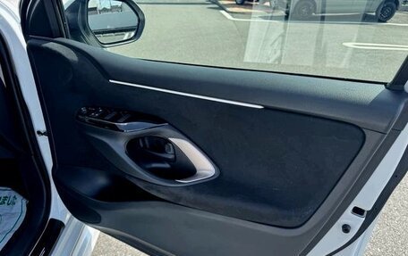 Toyota Yaris, 2023 год, 1 575 000 рублей, 8 фотография