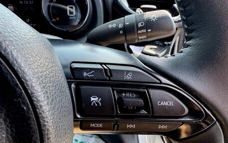 Toyota Yaris, 2023 год, 1 575 000 рублей, 11 фотография