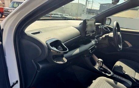 Toyota Yaris, 2023 год, 1 575 000 рублей, 15 фотография