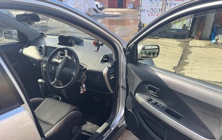 Toyota Ist II, 2002 год, 600 000 рублей, 11 фотография