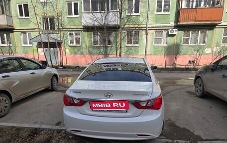 Hyundai Sonata VI, 2011 год, 1 100 000 рублей, 6 фотография