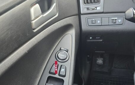 Hyundai Sonata VI, 2011 год, 1 100 000 рублей, 11 фотография