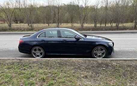 Mercedes-Benz E-Класс, 2019 год, 3 600 000 рублей, 4 фотография