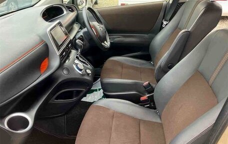 Toyota Sienta II, 2022 год, 1 118 000 рублей, 10 фотография