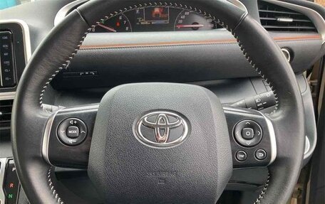 Toyota Sienta II, 2022 год, 1 118 000 рублей, 11 фотография