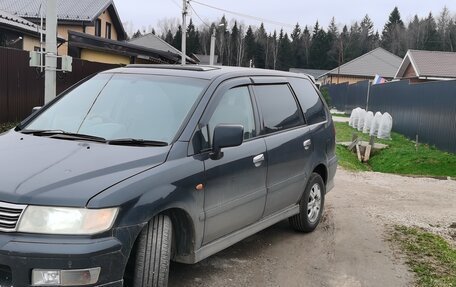 Mitsubishi Chariot III, 2000 год, 500 000 рублей, 1 фотография