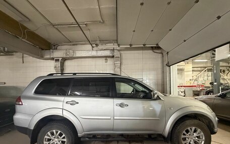 Mitsubishi Pajero Sport II рестайлинг, 2014 год, 1 596 000 рублей, 2 фотография