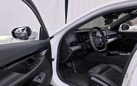 BMW 5 серия, 2023 год, 5 150 000 рублей, 11 фотография