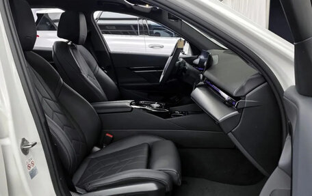 BMW 5 серия, 2023 год, 5 150 000 рублей, 10 фотография