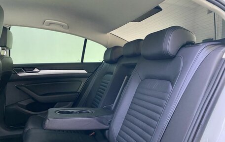 Volkswagen Passat B8 рестайлинг, 2018 год, 2 285 000 рублей, 15 фотография