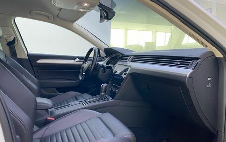 Volkswagen Passat B8 рестайлинг, 2018 год, 2 285 000 рублей, 13 фотография