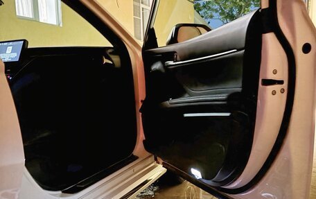 Toyota Camry, 2023 год, 3 900 000 рублей, 5 фотография