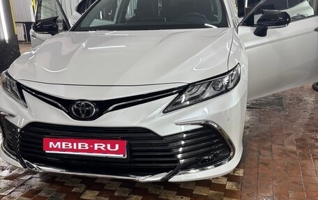 Toyota Camry, 2023 год, 3 900 000 рублей, 3 фотография
