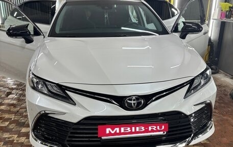 Toyota Camry, 2023 год, 3 900 000 рублей, 4 фотография