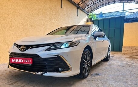 Toyota Camry, 2023 год, 3 900 000 рублей, 8 фотография