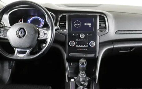 Renault Megane IV, 2018 год, 1 400 000 рублей, 8 фотография