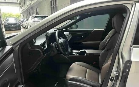 Lexus ES VII, 2022 год, 4 540 000 рублей, 6 фотография