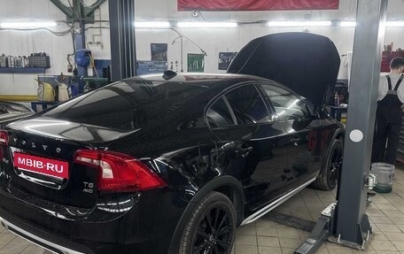 Volvo S60 Cross Country, 2016 год, 3 000 000 рублей, 2 фотография