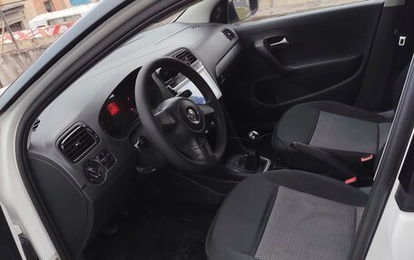 Volkswagen Polo VI (EU Market), 2013 год, 400 000 рублей, 7 фотография