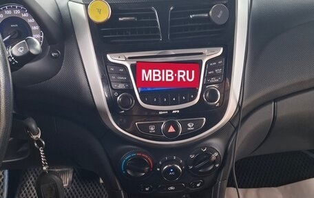 Hyundai Solaris II рестайлинг, 2012 год, 670 000 рублей, 10 фотография