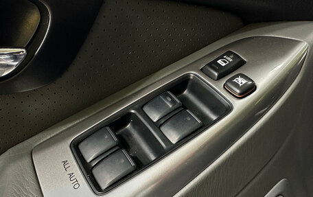 Toyota Land Cruiser Prado 120 рестайлинг, 2008 год, 2 499 000 рублей, 10 фотография